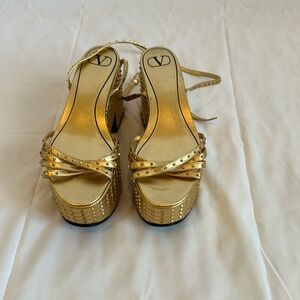 VALENTINO Garavani Atelier. Rockstars Accents Leather Sandals.  Size: 41